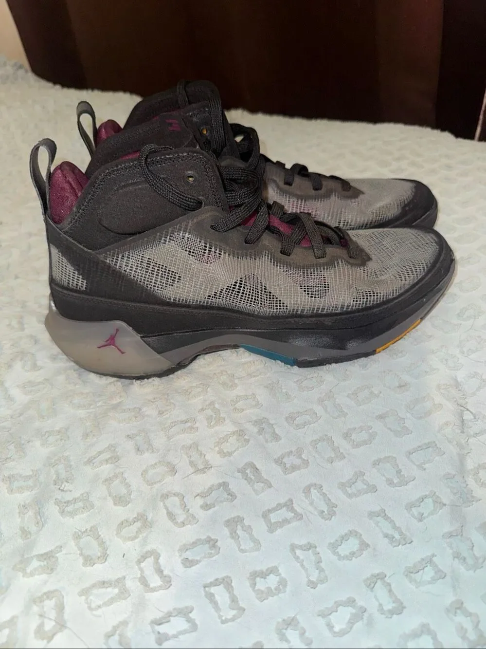 Air Jordan 37 Bordeaux basketball shoes size men’s 9